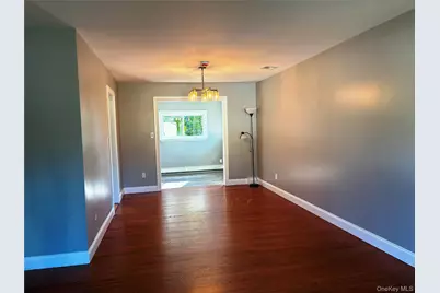 364 W 2nd Street, West Islip, NY 11795 - Photo 7