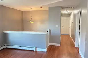 364 W 2nd St, West Islip, NY 11795 - Photo 9