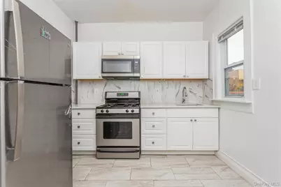 1646 Radcliff Avenue, Bronx, NY 10462 - Photo 11