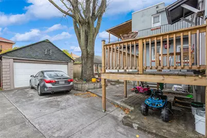 1646 Radcliff Avenue, Bronx, NY 10462 - Photo 25