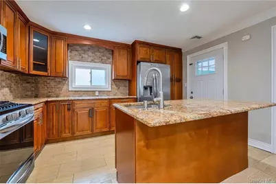 531 Old Country Road, Plainview, NY 11803 - Photo 7