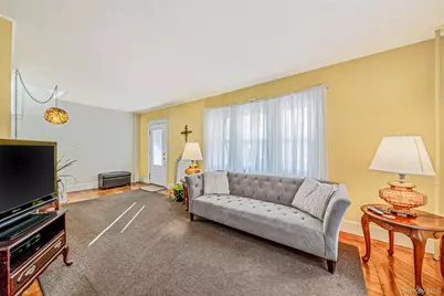 59 Robertson Road, Lynbrook, NY 11563 - Photo 5