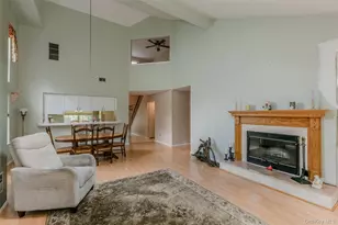 14 Mystic Cir, Bay Shore, NY 11706 - Photo 5