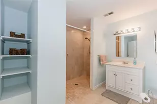 14 Mystic Cir, Bay Shore, NY 11706 - Photo 15