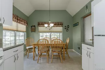 14 Mystic Circle, Bay Shore, NY 11706 - Photo 11