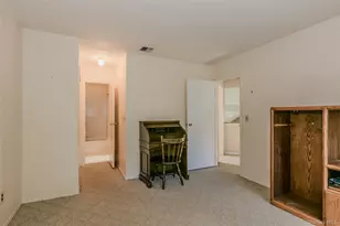 14 Mystic Cir, Bay Shore, NY 11706 - Photo 19