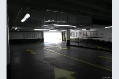 70-25 Yellowstone Boulevard #17Q, Forest Hills, NY 11375 - Photo 25