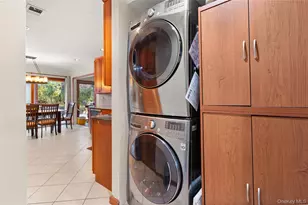 183 Captains Way, Bay Shore, NY 11706 - Photo 9