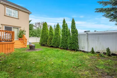 2261 Willow Street, Wantagh, NY 11793 - Photo 29