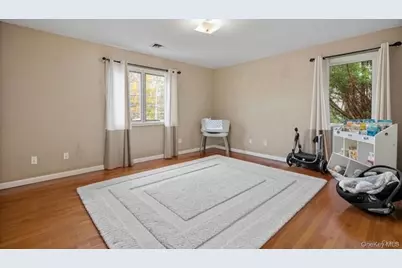 2261 Willow Street, Wantagh, NY 11793 - Photo 21