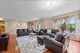 2261 Willow St, Wantagh, NY 11793 - Photo 5