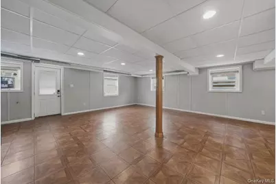 11 Woodbine Street, Yonkers, NY 10704 - Photo 25