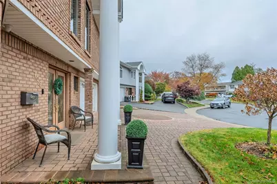 709 Demott Court, Westbury, NY 11590 - Photo 3