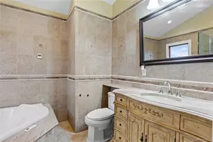 709 Demott Ct, Westbury, NY 11590 - Photo 19