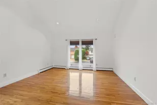 709 Demott Ct, Westbury, NY 11590 - Photo 23