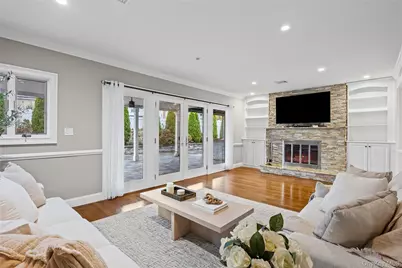 709 Demott Court, Westbury, NY 11590 - Photo 13