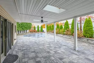 709 Demott Ct, Westbury, NY 11590 - Photo 29