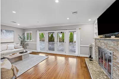 709 Demott Court, Westbury, NY 11590 - Photo 11