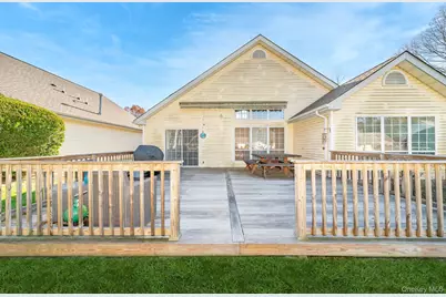 19 Saddlebrook Court, Middle Island, NY 11953 - Photo 7