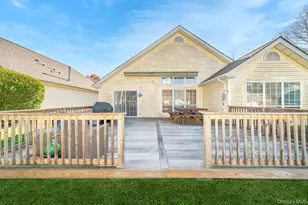 19 Saddlebrook Ct, Middle Island, NY 11953 - Photo 7