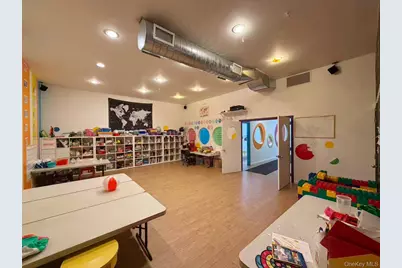 192-11 Union Tpke, Fresh Meadows, NY 11366 - Photo 7