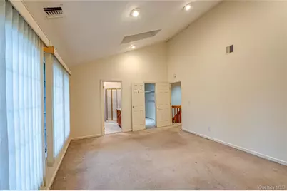 4 Cedar Ridge Lane, Bay Shore, NY 11706 - Photo 17