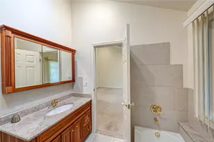 4 Cedar Rdg Ln, Bay Shore, NY 11706 - Photo 23