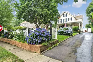 16 Clement St, Glen Cove, NY 11542 - Photo 5