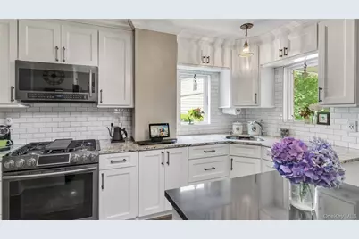 16 Clement Street, Glen Cove, NY 11542 - Photo 23