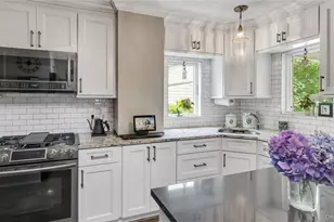 16 Clement St, Glen Cove, NY 11542 - Photo 23