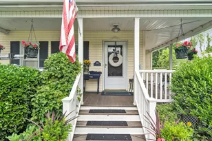 16 Clement St, Glen Cove, NY 11542 - Photo 3