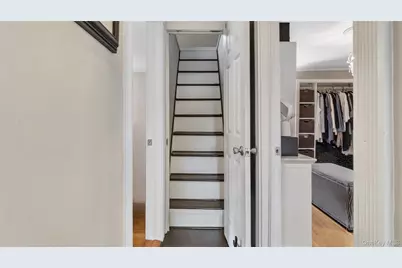 16 Clement Street, Glen Cove, NY 11542 - Photo 31