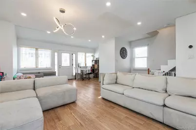 34 Avondale Street, Valley Stream, NY 11581 - Photo 3