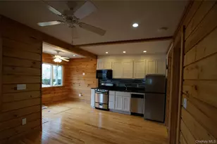 12 E Tiana Rd, Hampton Bays, NY 11946 - Photo 9