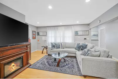 13 Poplar Street, Central Islip, NY 11722 - Photo 9