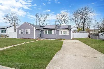 13 Poplar Street, Central Islip, NY 11722 - Photo 3