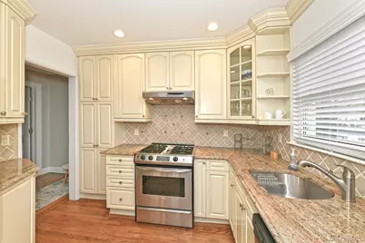 20 Gibson Avenue #3D, Huntington, NY 11743 - Photo 3