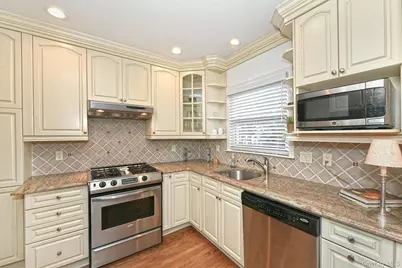 20 Gibson Avenue #3D, Huntington, NY 11743 - Photo 1