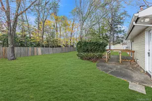 4 Hillsdale Ln, Coram, NY 11727 - Photo 21