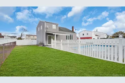 300 W 21st Street, Deer Park, NY 11729 - Photo 27