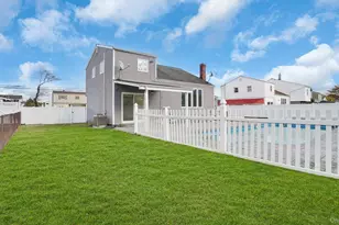 300 W 21st St, Deer Park, NY 11729 - Photo 27