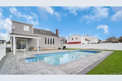 300 W 21st Street, Deer Park, NY 11729 - Photo 23