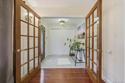 32 Franklin Avenue, Lynbrook, NY 11563 - Photo 5