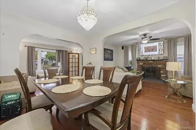 32 Franklin Avenue, Lynbrook, NY 11563 - Photo 9