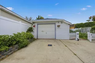 32 Franklin Ave, Lynbrook, NY 11563 - Photo 21