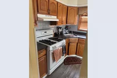 84 E Greenwich Avenue, Roosevelt, NY 11575 - Photo 3