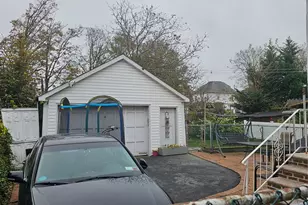 232 Doughty Blvd, Inwood, NY 11096 - Photo 11