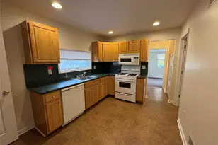 3 Brookwood St, Glen Head, NY 11545 - Photo 5