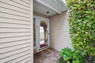 51 Windwatch Dr Dr, Hauppauge, NY 11788 - Photo 5