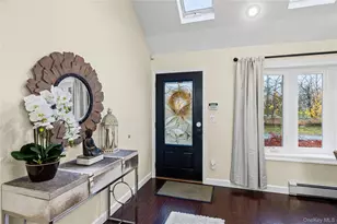 3641 Sarah Dr, Wantagh, NY 11793 - Photo 3